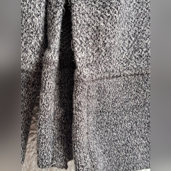 On The Bias Men's Grey Shirt With A Patterned Pocket Size S - Picture 3 of 5